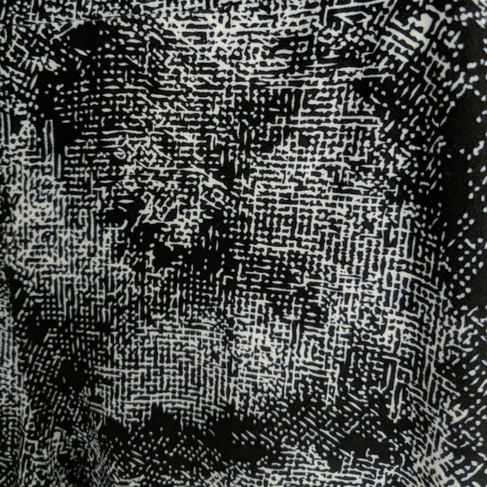 LuLaRoe os black and white leggings